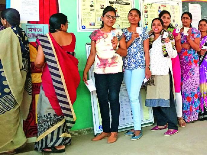 Lok Sabha Election 2019; About 6% of the vote for Chandrapur Lok Sabha 4 percent | Lok Sabha Election 2019; चंद्रपूर लोकसभेसाठी सुमारे ६$४ टक्के मतदान