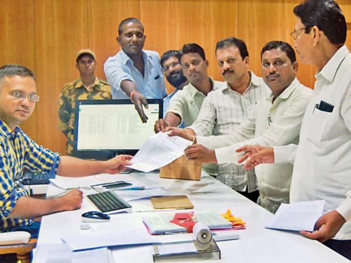 Most of the doctors in the hospital's private practice | रुग्णालयातील बहुतांश डॉक्टरांच्या खासगी प्रॅक्टिस Most of the doctors in the hospital's private practice | रुग्णालयातील बहुतांश डॉक्टरांच्या खासगी प्रॅक्टिस