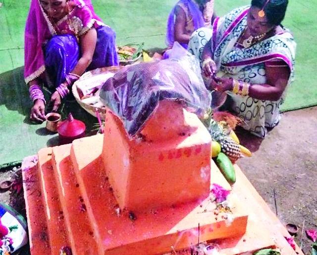 Stumps in many places for Chhatpuja | छटपूजेकरिता अनेक ठिकाणी जलकुंड