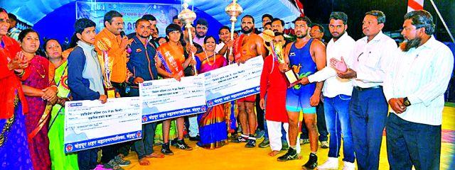 Harshvardhan Sadgir, Honorable Honorable Chief Mayor of Nashik | नाशिकचा हर्षवर्धन सदगीर महापौर चषकाचा मानकरी