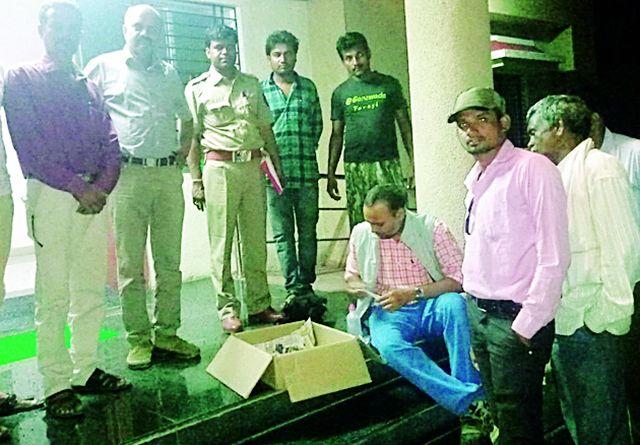 After all, those '60' thugs got the house of claim | अखेर ‘त्या’ ६० बगळ्यांना मिळाले हक्काचे घर After all, those '60' thugs got the house of claim | अखेर ‘त्या’ ६० बगळ्यांना मिळाले हक्काचे घर