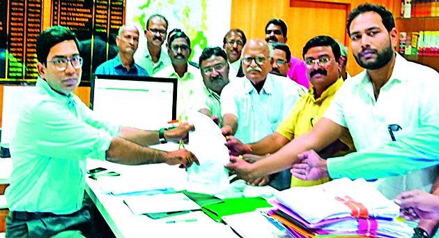 OBC's struggle for Chandrapur to be reserved for reservation | आरक्षणासाठी ओबीसींचे चंद्रपुरात धरणे आंदोलन