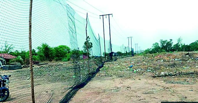 Tigers and leopards are setting nets around the infested wards | वाघ, बिबटे शिरणाऱ्या ‘त्या’ वाॅर्डांभोवती लावताहेत जाळी