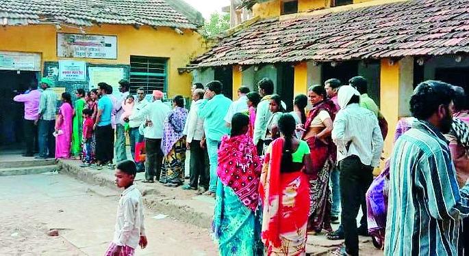 Lok Sabha Election 2019; Voters celebrate democracy celebration | Lok Sabha Election 2019; मतदारांनी साजरा केला लोकशाहीचा उत्सव Lok Sabha Election 2019; Voters celebrate democracy celebration | Lok Sabha Election 2019; मतदारांनी साजरा केला लोकशाहीचा उत्सव