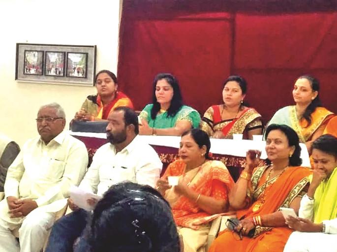 villages are thirsty; Shivsena give warning of agitation | खारपाणपट्ट्यातील गावे तहानलेली; शिवसेनेचा एल्गार