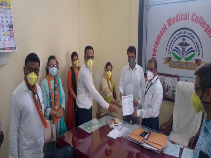 Go Collector, Go Dean, damn the government ... | गो कलेक्टर, गो डीन, सरकारचा धिक्कार...