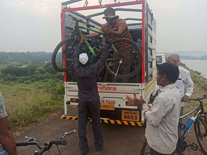 Hit cyclists on Gangapur dam wall! | गंगापूर धरणाच्या भिंतीवर सायकलिंग करणाऱ्यांना दणका! Hit cyclists on Gangapur dam wall! | गंगापूर धरणाच्या भिंतीवर सायकलिंग करणाऱ्यांना दणका!