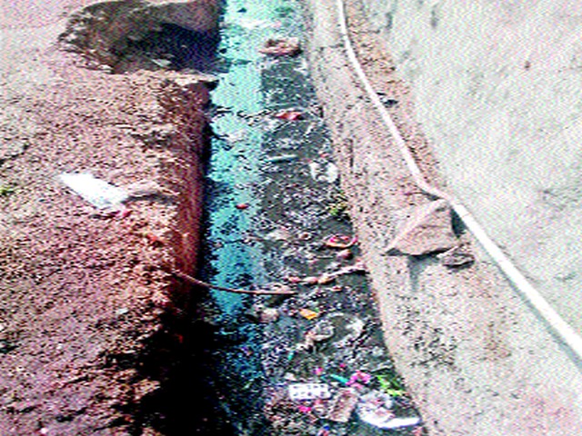 Mosquitoes threaten citizens' health! | डासांमुळे नागरिकांचे आरोग्य धोक्यात! Mosquitoes threaten citizens' health! | डासांमुळे नागरिकांचे आरोग्य धोक्यात!