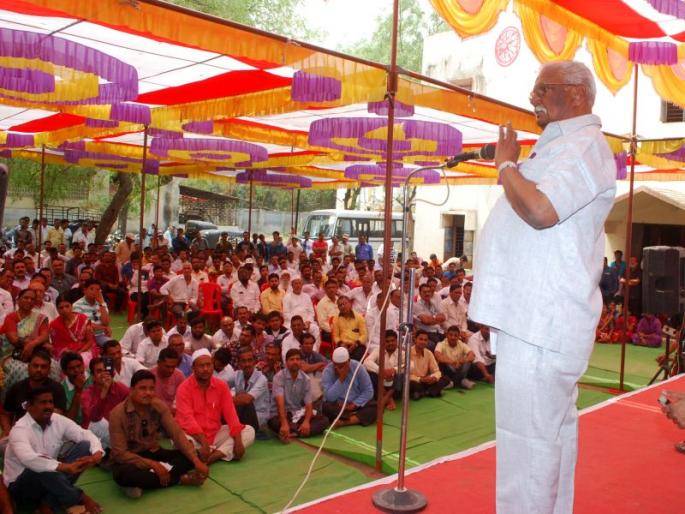 Dhule Karan, show the boat to protest against development works! | धुळेकरांनो, विकासकामांना विरोध करणाºयांकडे बोट दाखवा! Dhule Karan, show the boat to protest against development works! | धुळेकरांनो, विकासकामांना विरोध करणाºयांकडे बोट दाखवा!