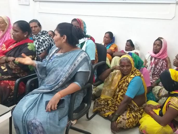 Things to remove Zanori's liquor shop | जानोरीतील दारू दुकान हटविण्यासाठी ठिय्या