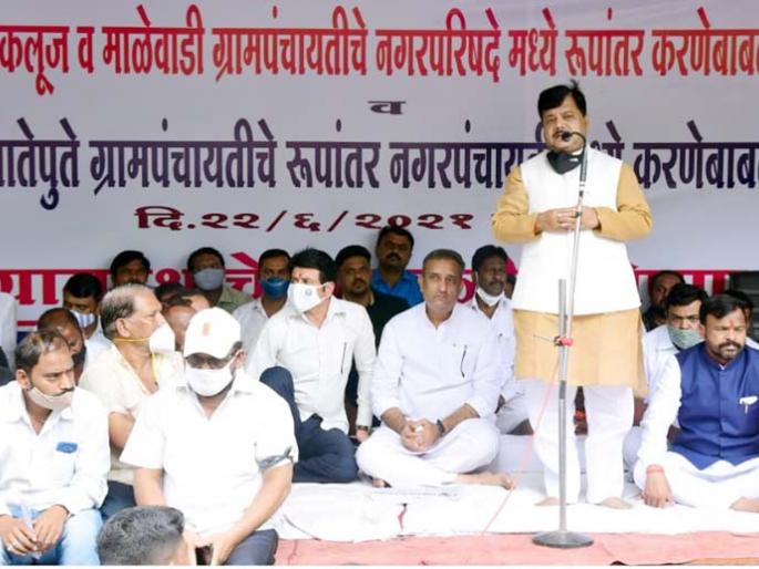 The Shiv Sena has the crown of power but the Congress is unhappy as development is happening to the NCP | सत्तेचा मुकूट शिवसेनेकडे पण विकास मात्र राष्ट्रवादीचा होतोय म्हणून काँग्रेस नाराज The Shiv Sena has the crown of power but the Congress is unhappy as development is happening to the NCP | सत्तेचा मुकूट शिवसेनेकडे पण विकास मात्र राष्ट्रवादीचा होतोय म्हणून काँग्रेस नाराज