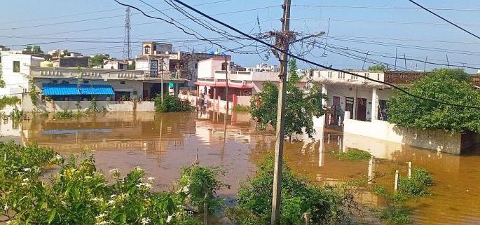 Holidays in Gadchirali till Wednesday; Red alert for Tuesday | गडचिराेलीत बुधवारपर्यंत सुटी; मंगळवारसाठी रेड अलर्ट