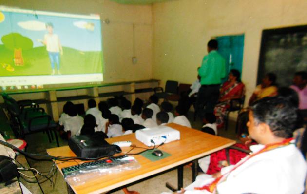 Turn off digital school computers | डिजिटल शाळेतील संगणक बंद Turn off digital school computers | डिजिटल शाळेतील संगणक बंद