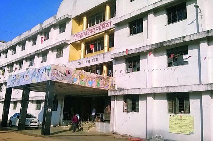 A hammer on a retired officer's lap | सेवानिवृत्त अधिकाऱ्याच्या लुडबुडीवर गदा A hammer on a retired officer's lap | सेवानिवृत्त अधिकाऱ्याच्या लुडबुडीवर गदा