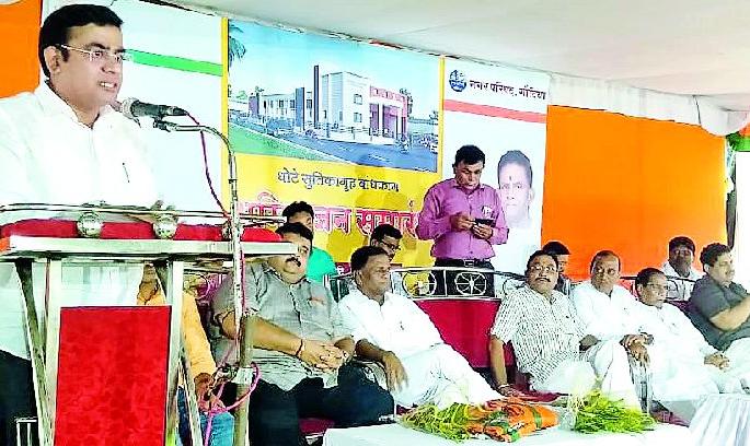 The funding for development works will not be reduced | विकास कामांसाठी निधी कमी पडू देणार नाही The funding for development works will not be reduced | विकास कामांसाठी निधी कमी पडू देणार नाही