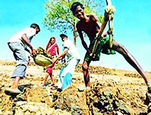 Add money to the work left | रोहयो कामाचे शिल्लक पैसे जमा करा Add money to the work left | रोहयो कामाचे शिल्लक पैसे जमा करा