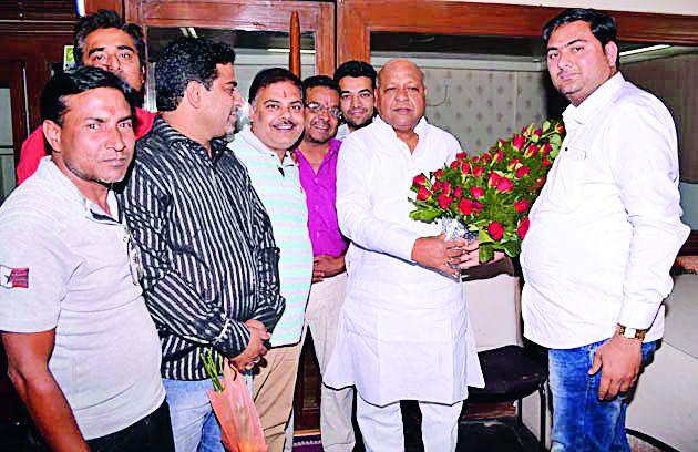 The issue of the plastic industry took place in the Legislative Assembly | प्लास्टिक उद्योगाचा मुद्दा विधानसभेत उचलला The issue of the plastic industry took place in the Legislative Assembly | प्लास्टिक उद्योगाचा मुद्दा विधानसभेत उचलला