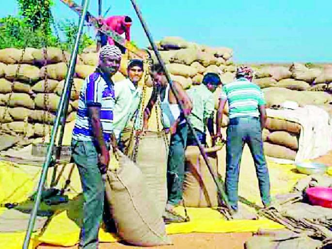 Who controls the shopping center? | खरेदी केंद्रावर नियंत्रण कुणाचे? Who controls the shopping center? | खरेदी केंद्रावर नियंत्रण कुणाचे?