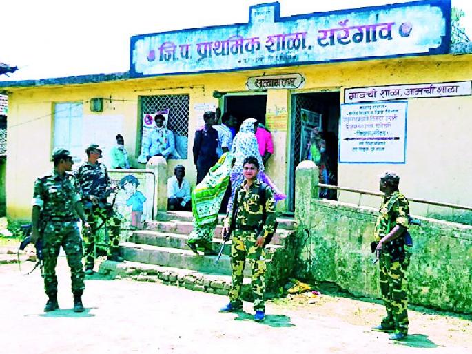 The crowd gathered at Naxal-affected polling booths | नक्षलग्रस्त भागातील मतदान केंद्रावर गर्दी The crowd gathered at Naxal-affected polling booths | नक्षलग्रस्त भागातील मतदान केंद्रावर गर्दी