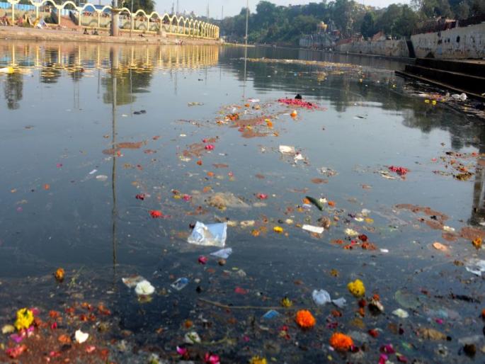 In four years, 3,000 people polluted the warehouse! | चार वर्षांत ३ हजार लोकांनी केले गोदामाईला प्रदूषित! In four years, 3,000 people polluted the warehouse! | चार वर्षांत ३ हजार लोकांनी केले गोदामाईला प्रदूषित!