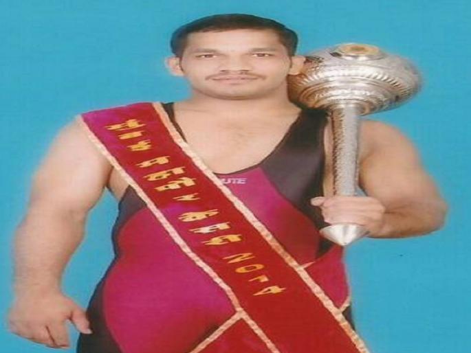 Patiala Malla Gokul welcomes the honor of Maharashtra Kesari | पाटोद्याचा मल्ल गोकुळ आवारे ठरला मल्लसम्राट महाराष्ट्र केसरीचा मानकरी