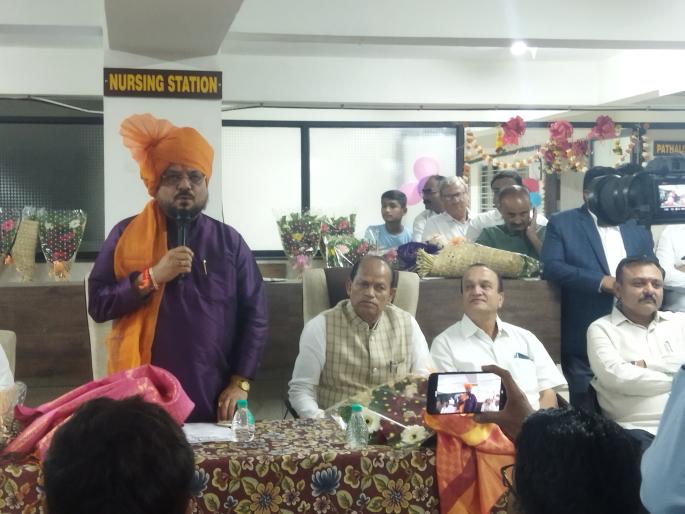 Leaders and ministers are the general physicians of the people: Gulabrao Patil | पुढारी आणि मंत्री हे तर जनतेचे जनरल फिजिशियन : गुलाबराव पाटील Leaders and ministers are the general physicians of the people: Gulabrao Patil | पुढारी आणि मंत्री हे तर जनतेचे जनरल फिजिशियन : गुलाबराव पाटील