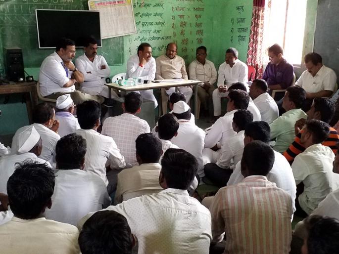 Inspecting a health team at Vadiramgaon | वडीरामसगाव येथे आरोग्य पथकाकडून पाहणी