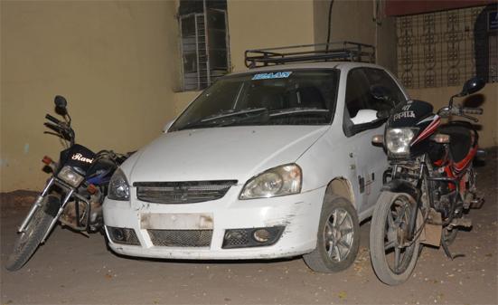 The juvenile absconding has been absconding since two years | दोन वर्षापासून फरार गुन्हेगार जेरबंद The juvenile absconding has been absconding since two years | दोन वर्षापासून फरार गुन्हेगार जेरबंद