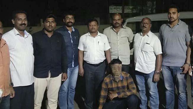 Action taken by the youth in connection with the pistol, Karhad bus station | पिस्तूल बाळगल्याप्रकरणी युवकाला अटक, कऱ्हाड बसस्थानकात कारवाई Action taken by the youth in connection with the pistol, Karhad bus station | पिस्तूल बाळगल्याप्रकरणी युवकाला अटक, कऱ्हाड बसस्थानकात कारवाई