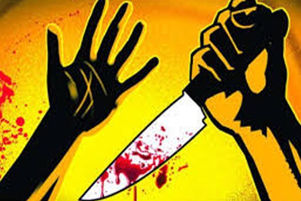 The evil of the old quarrel  Knife on each other | जुन्या भांडणाची कुरापत एकमेकांवर चाकूने वार The evil of the old quarrel  Knife on each other | जुन्या भांडणाची कुरापत एकमेकांवर चाकूने वार