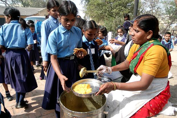 Can a woman's savings group be worn? | महिला बचत गटाची खिचडी शिजेल?  Can a woman's savings group be worn? | महिला बचत गटाची खिचडी शिजेल?