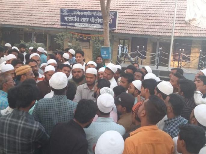 Scolding on the group of Whatsapp | व्हॉट्सअ‍ॅपच्या ग्रुपवर शिवीगाळ