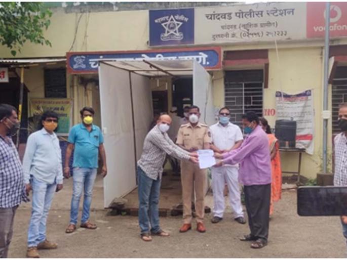 Statement of protest to Chandwad administration regarding injustice done to Dalit community | दलित समाजावर झालेल्या अन्यायाबाबत चांदवड प्रशासनाकडे निषेधाचे निवेदन Statement of protest to Chandwad administration regarding injustice done to Dalit community | दलित समाजावर झालेल्या अन्यायाबाबत चांदवड प्रशासनाकडे निषेधाचे निवेदन