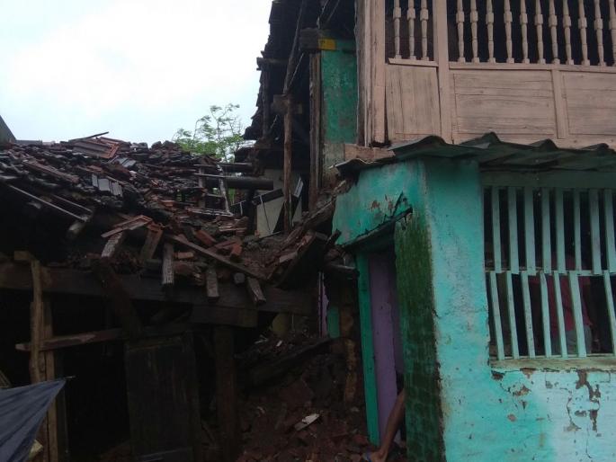 Panchanam of 45 houses lying in the light | प्रकाशा येथे पडझड झालेल्या 45 घरांचे पंचनामे Panchanam of 45 houses lying in the light | प्रकाशा येथे पडझड झालेल्या 45 घरांचे पंचनामे