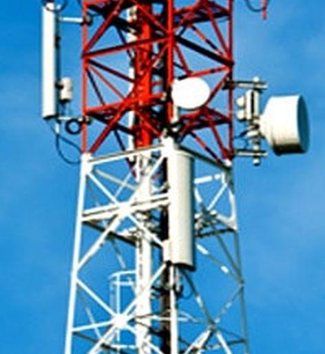 Telecom rush to avoid the Holi of the tower | टॉवरची होळी टाळण्यासाठी दूरसंचारची धावपळ Telecom rush to avoid the Holi of the tower | टॉवरची होळी टाळण्यासाठी दूरसंचारची धावपळ