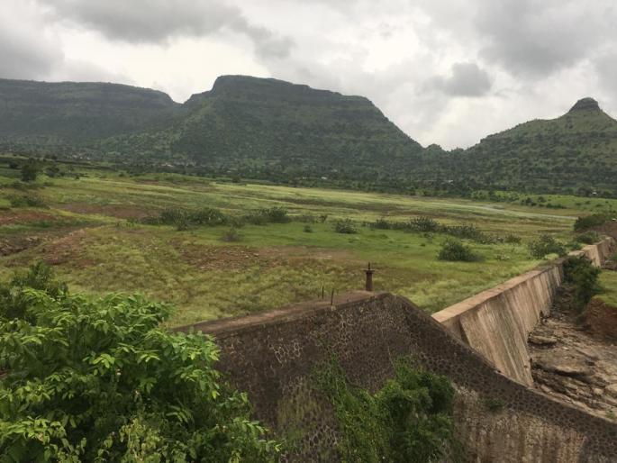 Only ten per cent reserves in Ootur dam | ओतूर धरणात अवघा दहा टक्के साठा Only ten per cent reserves in Ootur dam | ओतूर धरणात अवघा दहा टक्के साठा