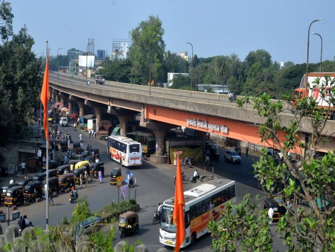 'On-street parking' | ‘ऑन स्ट्रीट पार्किग’ 'On-street parking' | ‘ऑन स्ट्रीट पार्किग’