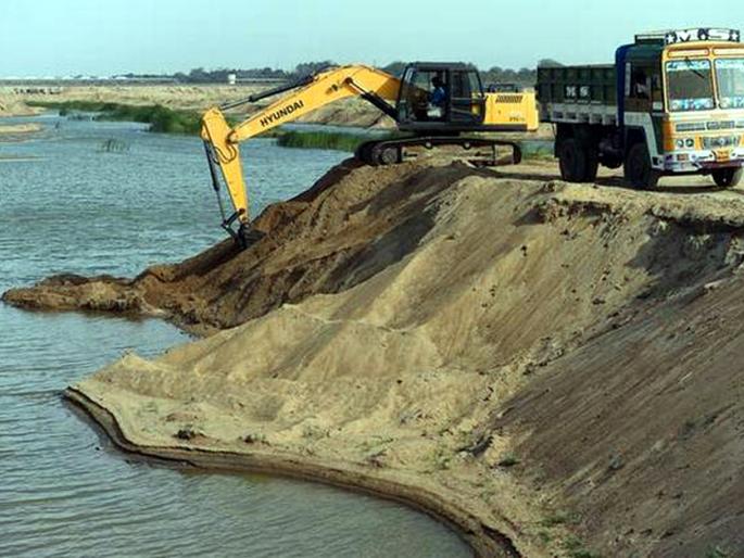 Parbhani: Increased authority of taluka committee in selection of sand group | परभणी : वाळू गट निवडीमध्ये तालुका समितीला वाढविले अधिकार Parbhani: Increased authority of taluka committee in selection of sand group | परभणी : वाळू गट निवडीमध्ये तालुका समितीला वाढविले अधिकार