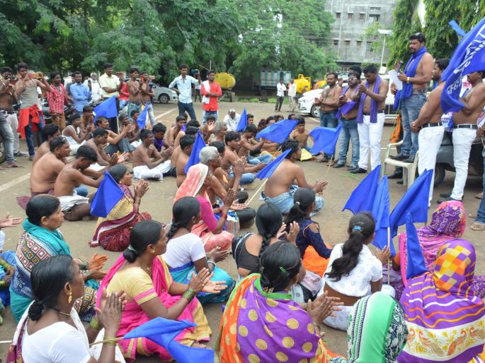 Parbhani: Bhima Tiger Army agitation demanding action | परभणी : कारवाईच्या मागणीसाठी भीम टायगर सेनेचे आंदोलन