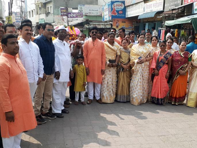 Parbhani: Palkhi procession on the death anniversary of Saint Narhari Maharaj | परभणी : संत नरहरी महाराज पुण्यतिथीनिमित्त पालखी मिरवणूक Parbhani: Palkhi procession on the death anniversary of Saint Narhari Maharaj | परभणी : संत नरहरी महाराज पुण्यतिथीनिमित्त पालखी मिरवणूक