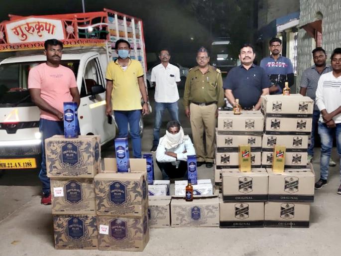 Parbhani: Ammunition seized with ammunition | परभणी : अ‍ॅटोरिक्षासह साडेचार लाखांचा दारुसाठा जप्त