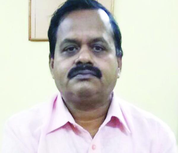 Defective branch engineer in the net, bribery proceedings: 10 thousand took bribe from counters | मिरजेत शाखा अभियंता जाळ्यात, लाचलुचपतची कारवाई : मोजणीदाराकडून दहा हजारांची घेतली लाच Defective branch engineer in the net, bribery proceedings: 10 thousand took bribe from counters | मिरजेत शाखा अभियंता जाळ्यात, लाचलुचपतची कारवाई : मोजणीदाराकडून दहा हजारांची घेतली लाच