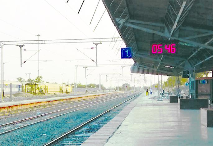 Good News; The train from Miraj will reach Latur in just three and a half hours | Good News; मिरजहून निघालेली ट्रेन लातूरला पोहोचणार अवघ्या साडेतीन तासात Good News; The train from Miraj will reach Latur in just three and a half hours | Good News; मिरजहून निघालेली ट्रेन लातूरला पोहोचणार अवघ्या साडेतीन तासात