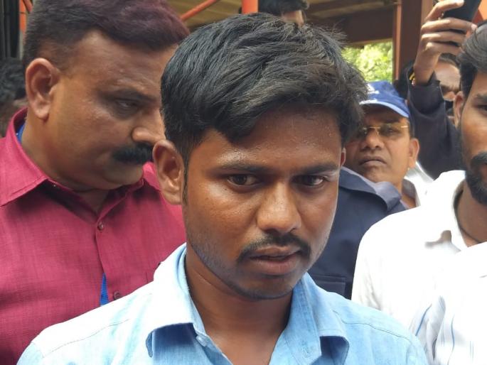 Sangli fever: 'Virugiri' again on ITC's youth tower for job! | सांगलीत थरार : नोकरीसाठी इटकरेच्या तरुणाची टॉवरवर पुन्हा ‘वीरूगिरी’ ! Sangli fever: 'Virugiri' again on ITC's youth tower for job! | सांगलीत थरार : नोकरीसाठी इटकरेच्या तरुणाची टॉवरवर पुन्हा ‘वीरूगिरी’ !