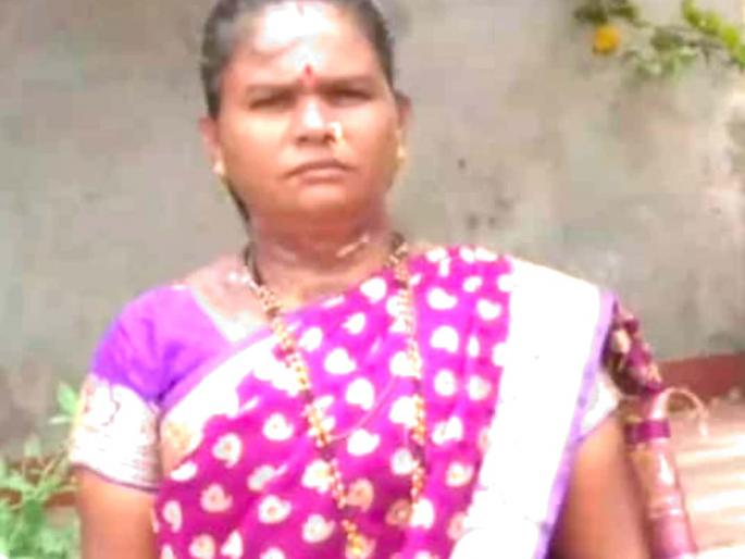 Woman dies after being bitten by a cobra | कोब्रा चावल्याने महिलेचा मृत्यू Woman dies after being bitten by a cobra | कोब्रा चावल्याने महिलेचा मृत्यू