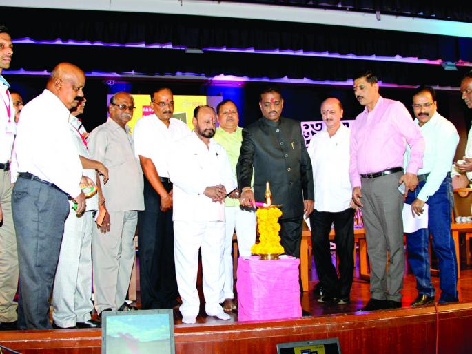 The work of Sindhudurg District Bank is appreciated: Inauguration of Co-operative Bank Employees Union, Sindhudurg, at Anandrao Adsul, Oros. | सिंधुदुर्ग जिल्हा बँकेचे कार्य कौतुकास्पद : आनंदराव अडसूळ, ओरोस येथे को-आॅपरेटीव्ह बँक एम्प्लॉईज युनियन सिंधुदुर्गच्या एकता मेळाव्याचे उद्घाटन The work of Sindhudurg District Bank is appreciated: Inauguration of Co-operative Bank Employees Union, Sindhudurg, at Anandrao Adsul, Oros. | सिंधुदुर्ग जिल्हा बँकेचे कार्य कौतुकास्पद : आनंदराव अडसूळ, ओरोस येथे को-आॅपरेटीव्ह बँक एम्प्लॉईज युनियन सिंधुदुर्गच्या एकता मेळाव्याचे उद्घाटन