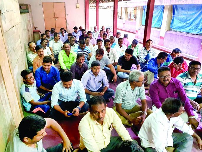 Hotel professionals converge in the hut | कुडाळात हॉटेल व्यावसायिक एकवटले