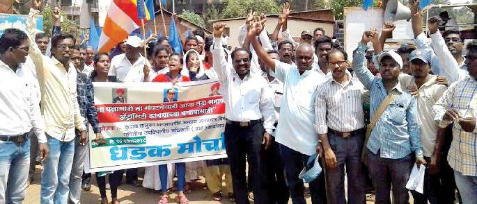 Sindhudurg: The Atrocity Act should be tightened, the Koodala Front and the announcements made the city proud | सिंधुदुर्ग : अ‍ॅट्रॉसिटी कायदा अधिक कडक करावा, कुडाळात मोर्चा, घोषणांनी शहर दणाणले