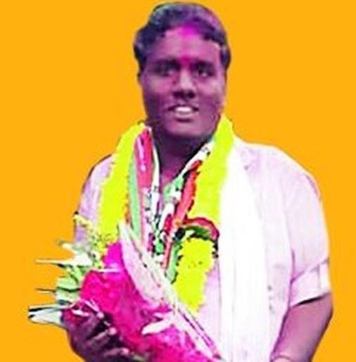 Waiter became... Z.P. Member! | वेटर...झाला झेड.पी. मेंबर! Waiter became... Z.P. Member! | वेटर...झाला झेड.पी. मेंबर!