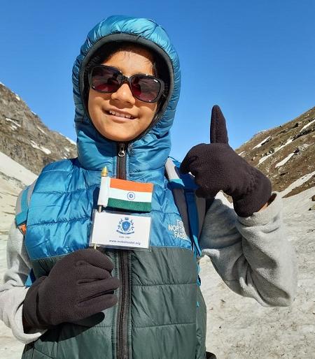 The 11-year-old Urli Patil of Sangli passed the Hamas, Sir, Vikrama's replay | सांगलीच्या ११ वर्षीय उर्वी पाटीलने हमता पास केला सर, विक्रमाची पुनरावृत्ती The 11-year-old Urli Patil of Sangli passed the Hamas, Sir, Vikrama's replay | सांगलीच्या ११ वर्षीय उर्वी पाटीलने हमता पास केला सर, विक्रमाची पुनरावृत्ती